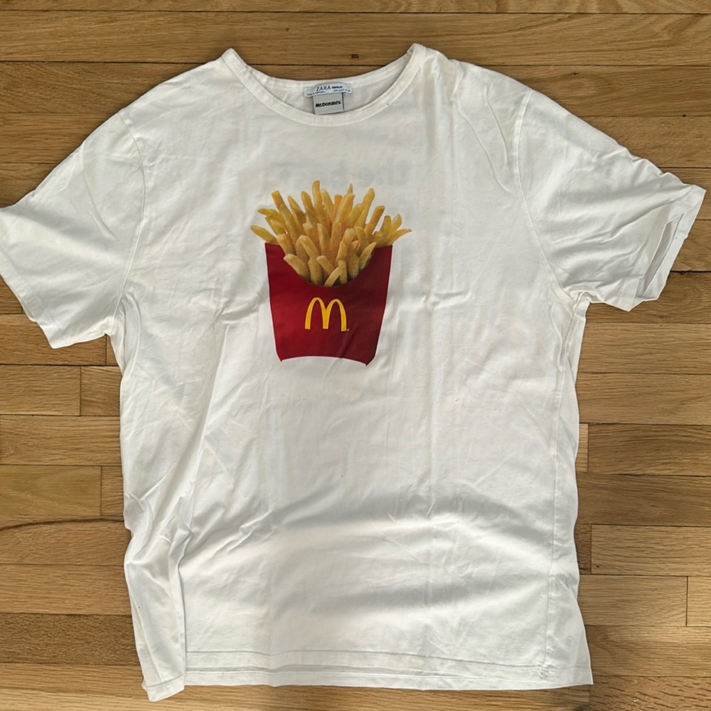 MEDIUM UNISEX ZARA MCDONALDS SHORT TEE SHIRT 🍟